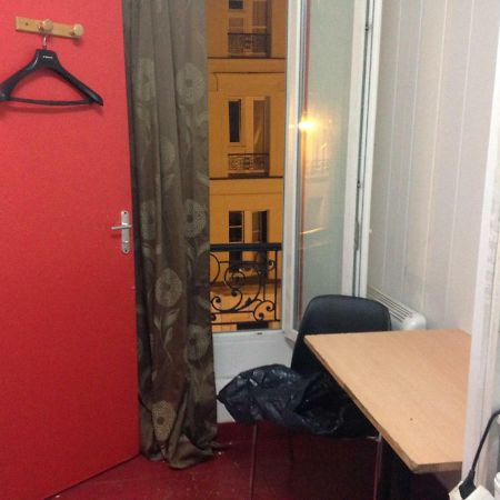 Hotel Cyrano Voltaire Париж Экстерьер фото